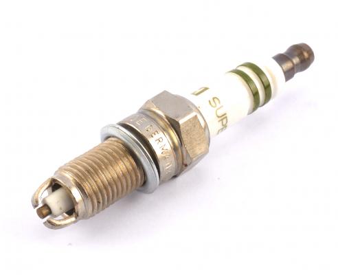 BOSCH Zündkerze 0 242 140 504