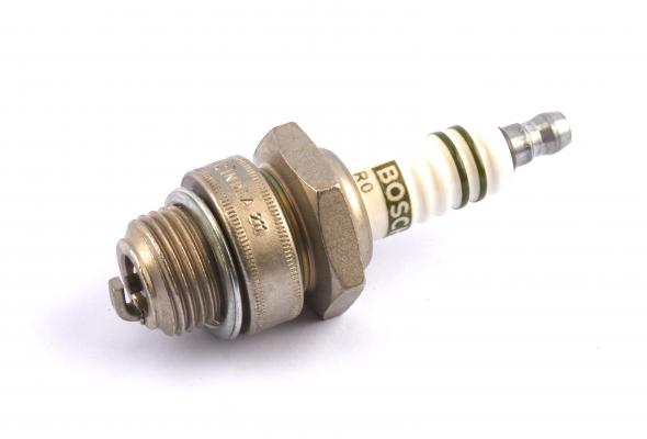 BOSCH Zündkerze 0 241 335 526