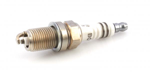 BOSCH Zündkerze 0 242 235 666