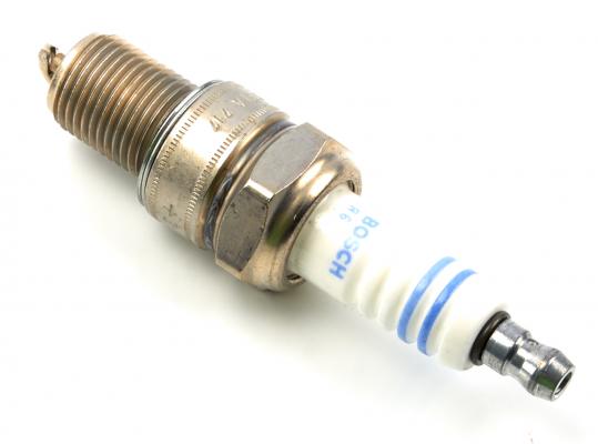BOSCH Zündkerze 0 242 229 656