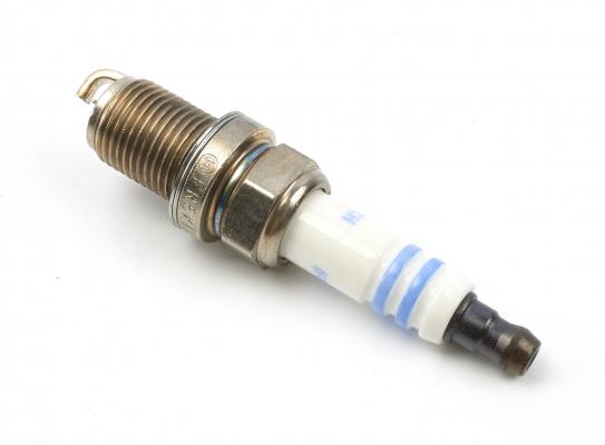 BOSCH Zündkerze 0 242 245 571